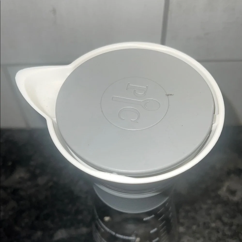 Pampered Chef salad dressing  Carafe with White Lid Recipe included on jar.